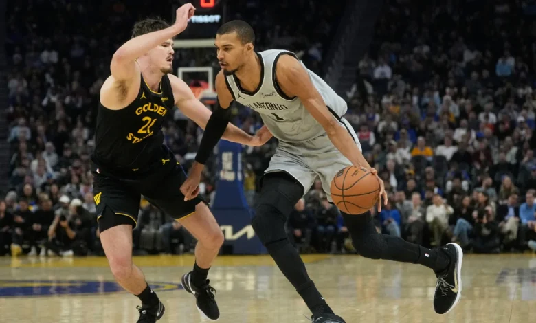 Fox, Wembanyama lead Spurs past Warriors for sixth straight win