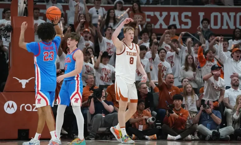 Fresh Texas travels to Missouri hoping to maintain winning streak