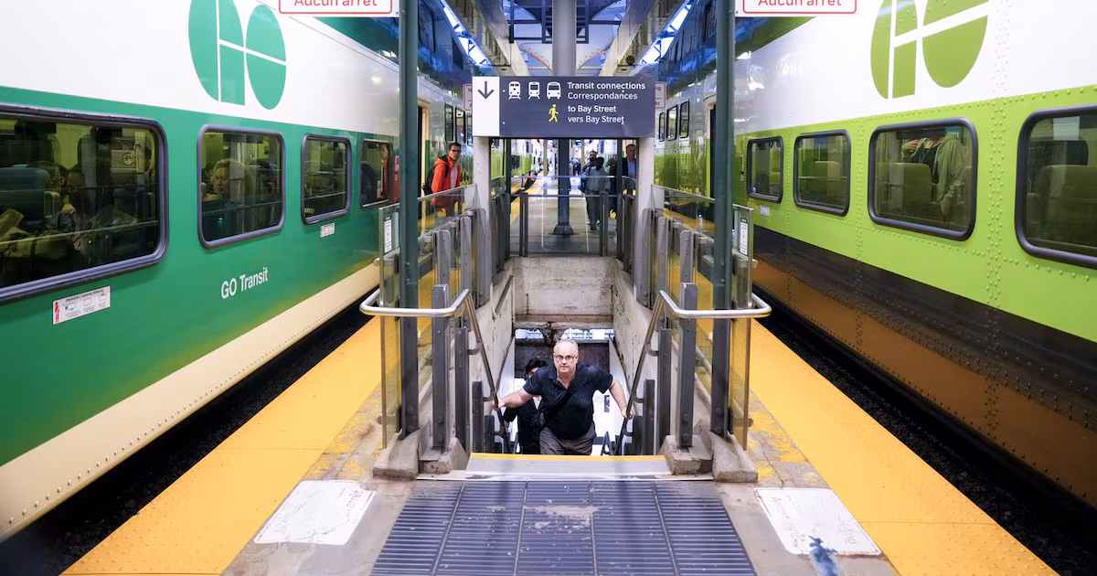 GO Transit to stay on modified schedule into Wednesday after Toronto train derailment