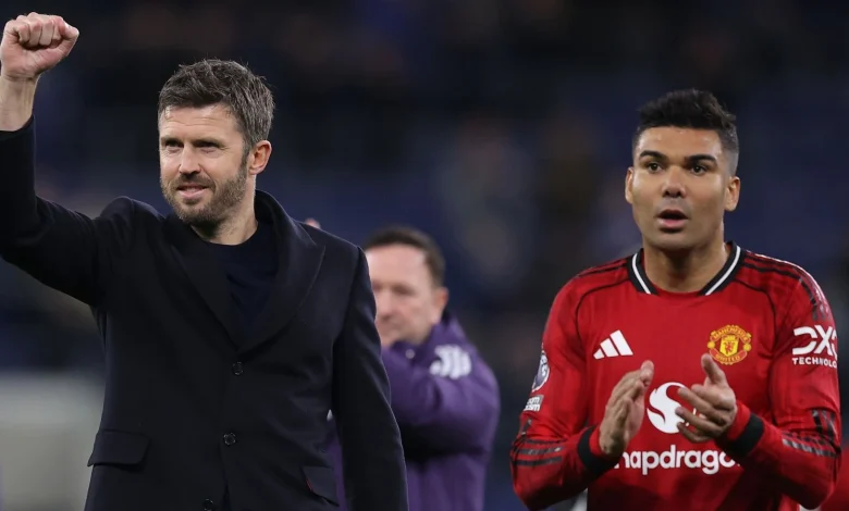 Gary Neville says Manchester United can finish third in the Premier League