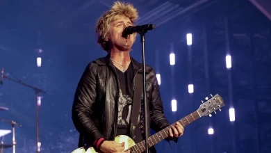 Green Day’s Billie Joe Armstrong Implores ICE Agents to ‘Quit Your S—ty Jobs’ at Super Bowl Party, Says Trump ‘Will Drop You Like a Bad Habit… Come on This Side of the Line’