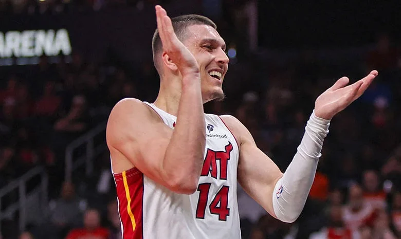 Grizzlies vs Heat Prediction, Picks & Odds for Tonight’s NBA Game