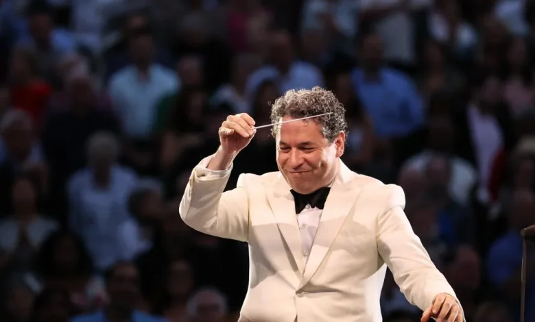 Gustavo Dudamel delivers his ‘love letter to L.A.’ in his final summer at the Hollywood Bowl