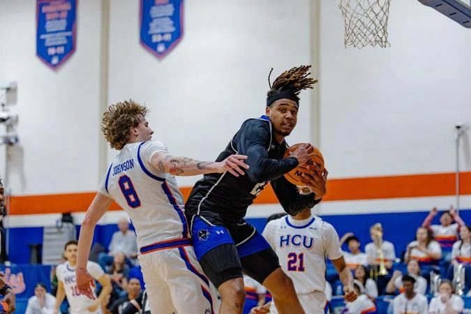 HCU Scores in Final Seconds to Sting Privateers