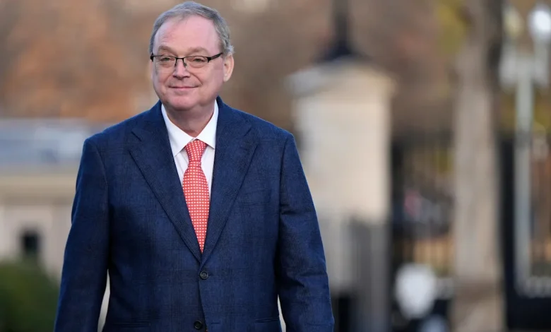 Hassett says Fed staff should be 'disciplined' for reporting the US pays tariff costs