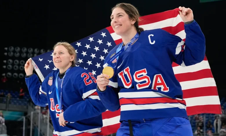 Hockey | L’équipe américaine masculine inspirée par l’or de leurs compatriotes féminines