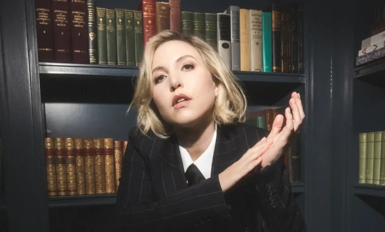 How Taylor Tomlinson Survived the Church and Lived to Tell Jokes About It