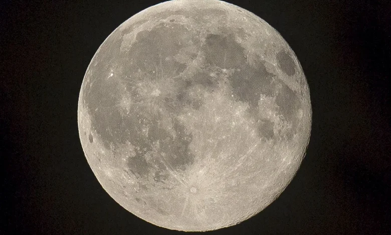 How best to see tonight's Snow Moon