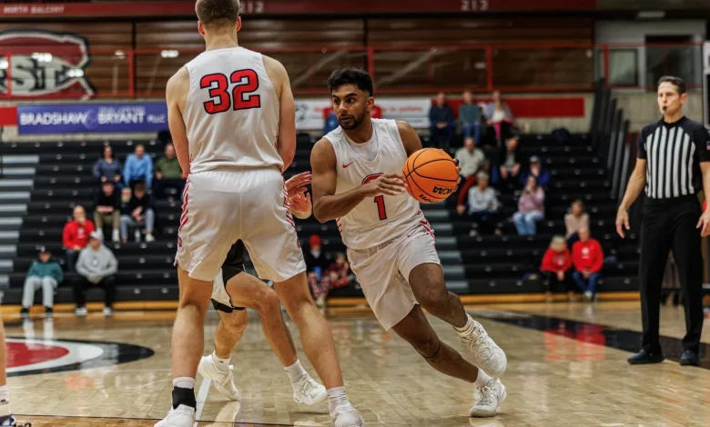 Huskies Come Up Clutch in 67-64 Win Over Wayne State