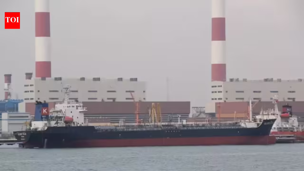 Indian coastal authorities 'seize' 3 US-sanctioned oil tankers linked to Iran
