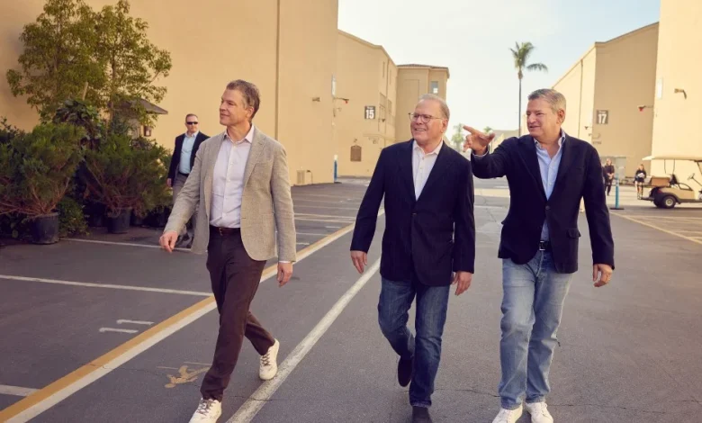 Inside Warner Bros. Discovery, Mood Shifts in Favor of Netflix Deal vs. Paramount Takeover