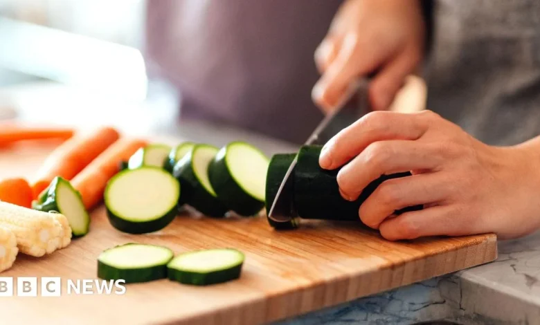 Intermittent fasting may make little difference to weight loss, review finds