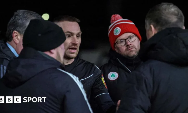 Irish Premiership: Portadown v Cliftonville abandoned after floodlight failure