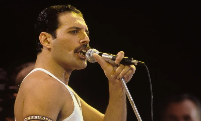 "Iʼm not doing it out of guilt. Even if I didnʼt do it, the poverty would still be there." How getting stuck in a "rut", some tempting by Bob Geldof and the most A-list bill in history helped Queen pull off the greatest rock set of all time
