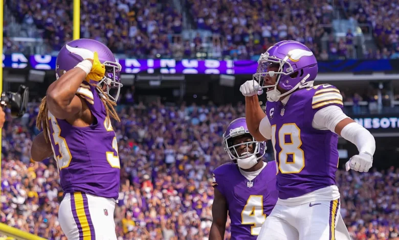J.J. McCarthy Catches Strays as Vikings Stars Point to Aaron Rodgers