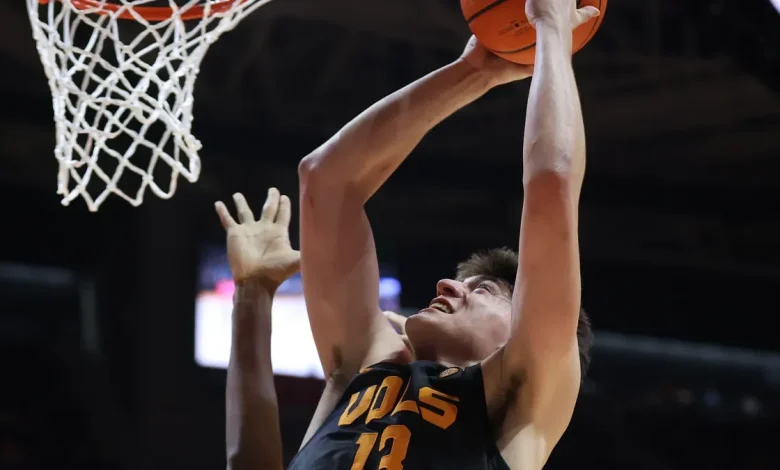 J.P. Estrella injury update, Tennessee basketball forward doubtful vs Oklahoma