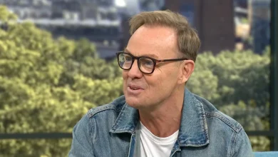 Jason Donovan takes Kylie and Alison on Tour!