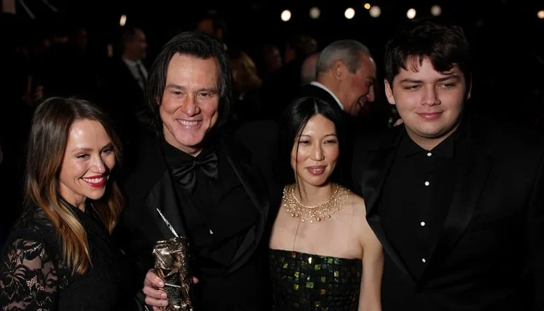 Jim Carrey Goes Public with Girlfriend Minzi After Years Together, Thanks Her at Cesar Awards | Jim Carrey, Minzi | Celebrity News and Gossip | Entertainment, Photos and Videos