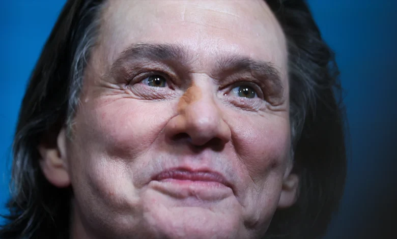 Jim Carrey's Awards Show Appearance Has People Overanalyzing His Looks