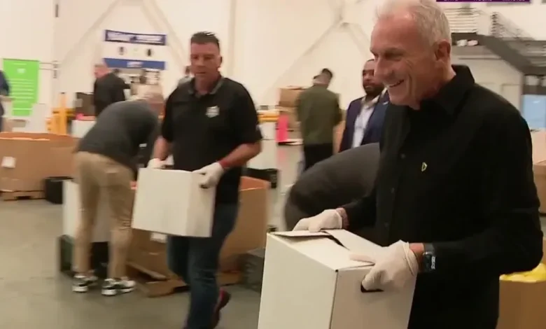 Joe Montana serves the hungry with a game-day beer
