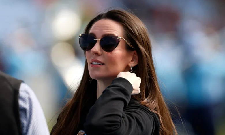 Jordon Hudson trolls Robert Kraft with "Orchids of Asia" T-shirt