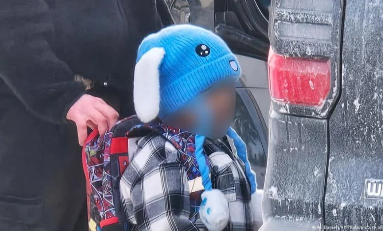 Judge orders release of 5-year-old ICE detainee