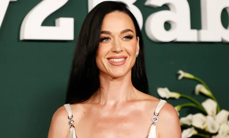 Katy Perry is loved up with Justin Trudeau in new photos