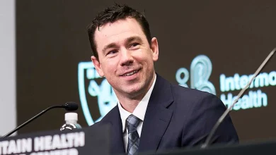 Klint Kubiak embracing opportunity 'to earn the right to coach' Las Vegas Raiders