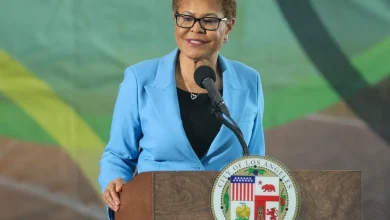 L.A. mayor’s race is in major flux, days before deadline