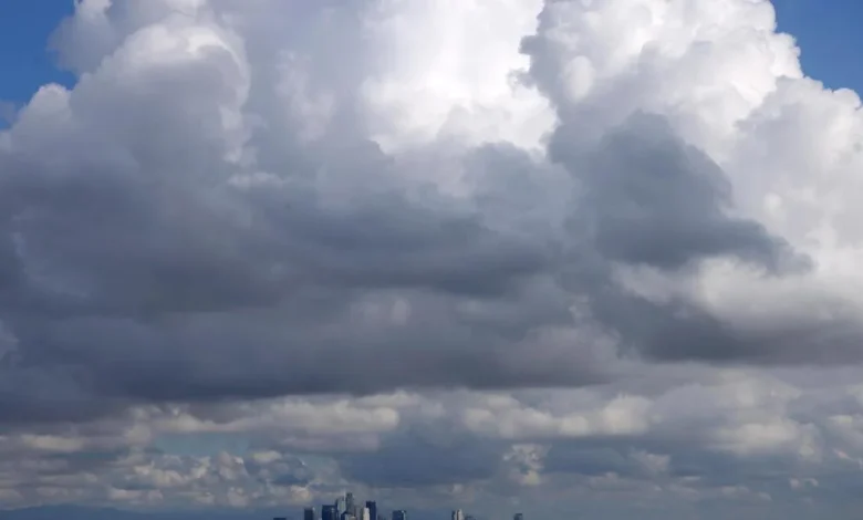 L.A. storm timeline: Bursts of rain, blasts of wind expected in Presidents Day washout