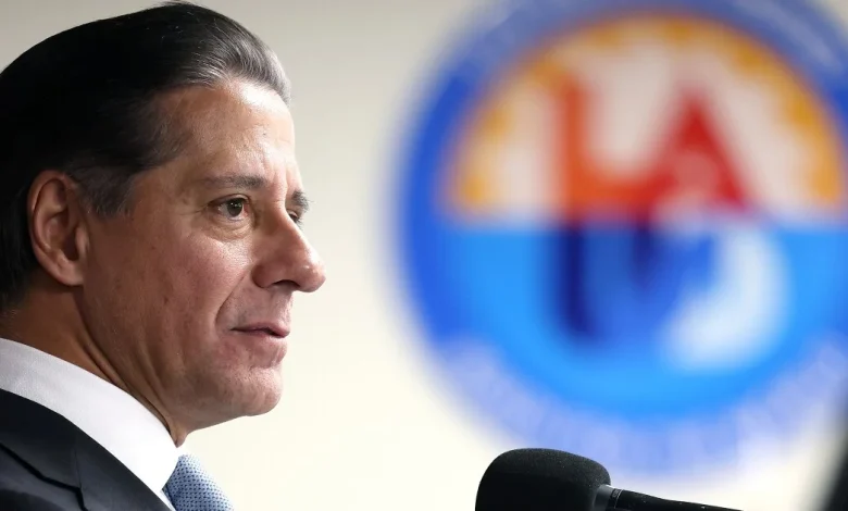 LAUSD board places superintendent on leave following federal searches