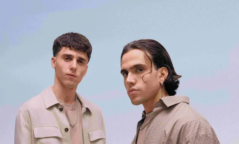 LDA e Aka 7even infiammano Sanremo con la loro allegria