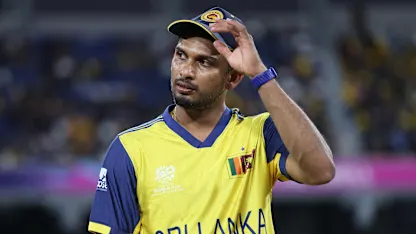 LIVE: Sri Lanka, New Zealand battle for survival