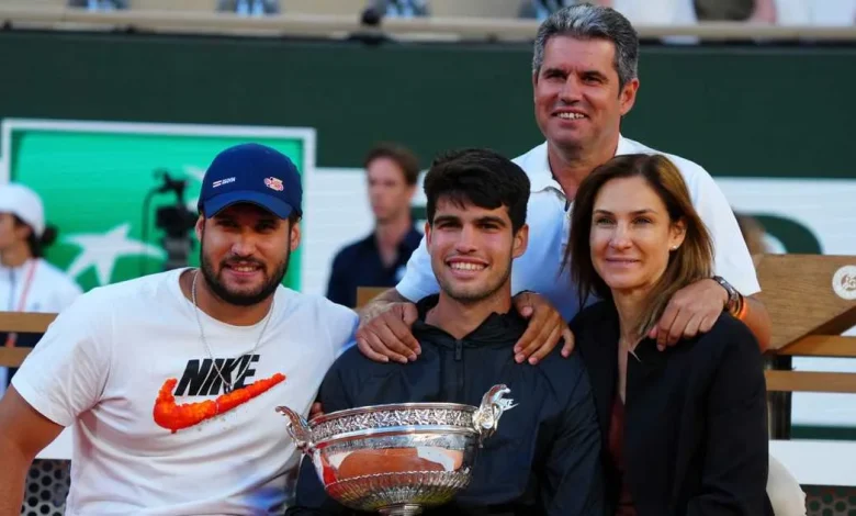 La familia de Carlos Alcaraz coincide: “La gente espera que sea como Rafa Nadal pero no tiene que dejar que se metan en esa parcela”