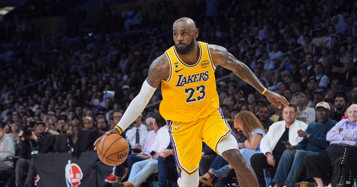 Lakers rule out James (foot), ending All-NBA streak