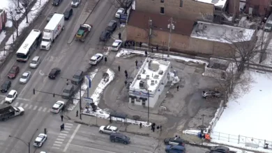 Large Chicago police presence at Tri-Taylor White Castle on Ogden Avenue; UIC officials put out alert