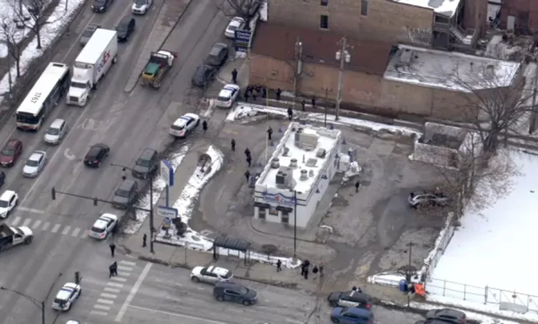 Large Chicago police presence at Tri-Taylor White Castle on Ogden Avenue; UIC officials put out alert