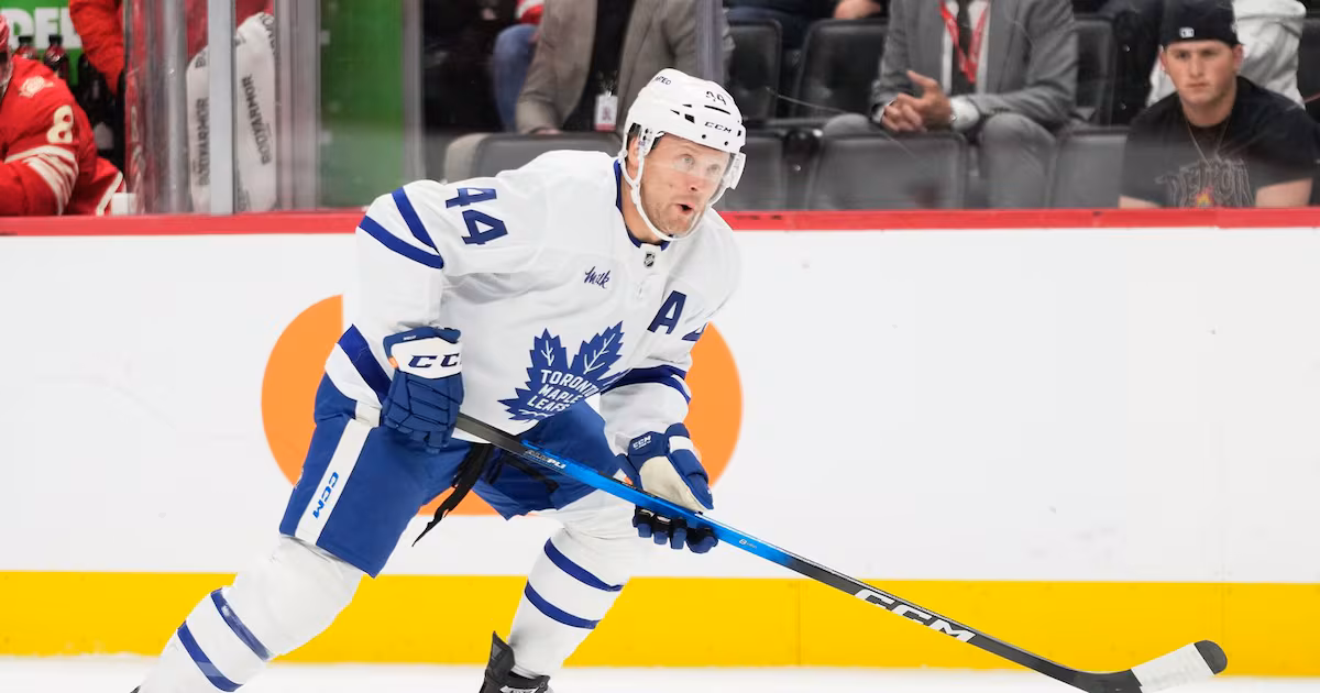 Leafs’ Rielly exits against Canucks with upper-body injury