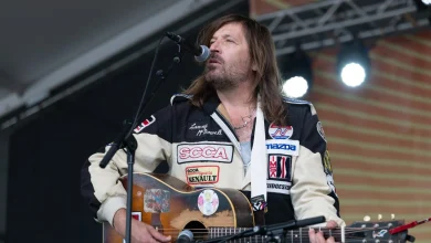 Lemonheads’ Fan Accuses Evan Dando of Sending Unsolicited Explicit Videos