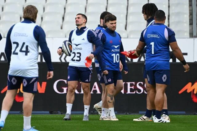 Les raisons du forfait de Matthieu Jalibert et les conséquences pour la compo du XV de France contre l'Italie