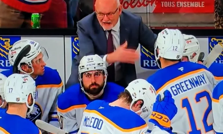 Lindy Ruff perd patience en plein match contre le Canadien.