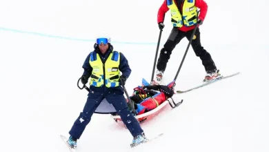 Live: Harrington eyes podium; Kiwi gold medal hope stretchered off course