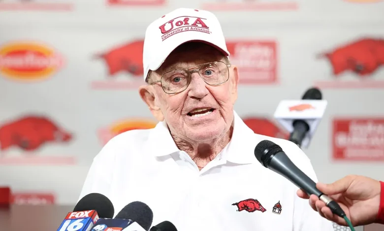 Lou Holtz's son shares health update after college football coaching legend enters hospice care