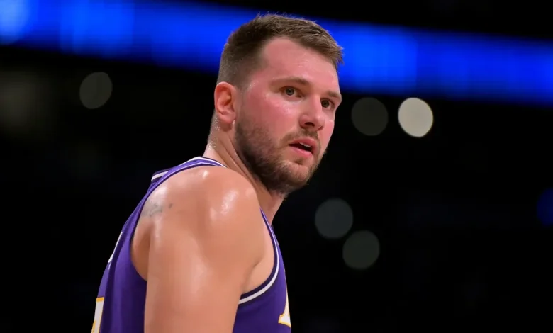 Luka Doncic injury update: Lakers star knocked out of game vs. 76ers
