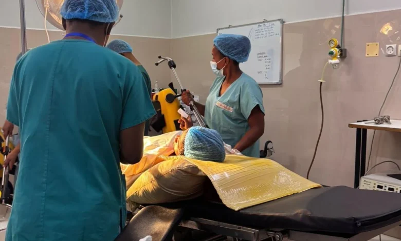 Madagascar: une campagne contre la fistule obstétricale, lésion grave touchant les femmes ayant accouché