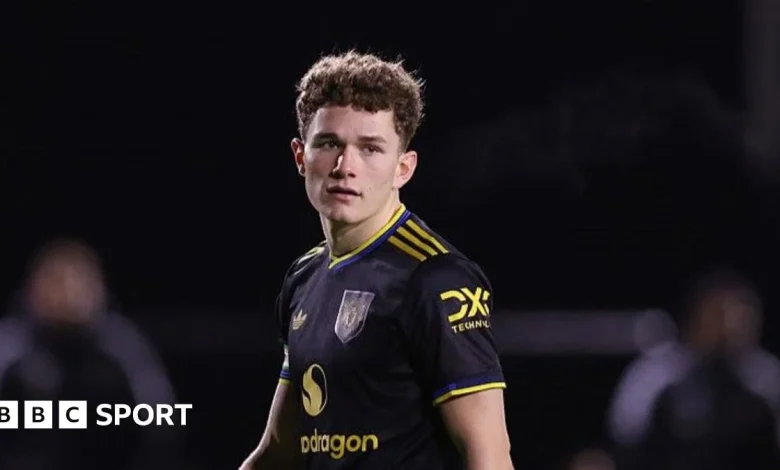 Man Utd transfer news: Jacob Devaney set for St Mirren loan move