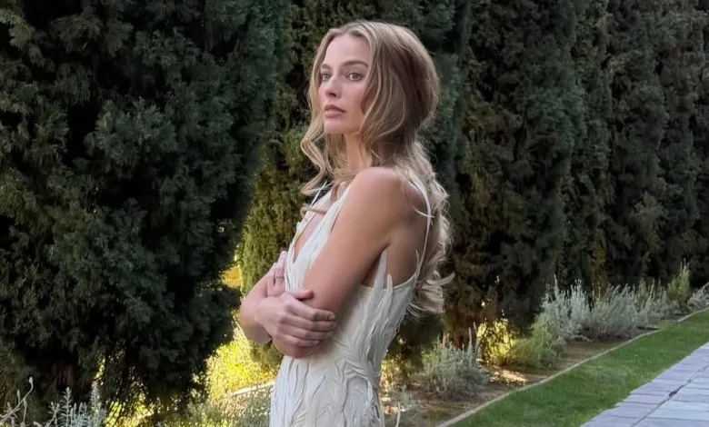 Margot Robbie Goes to Bat for Victoria Beckham