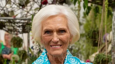 Mary Berry, 90, looks so youthful in incredible unearthed photos