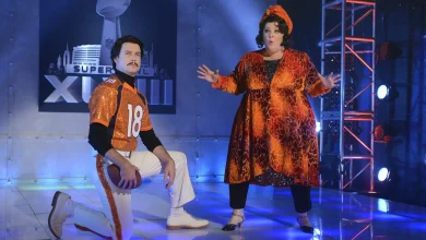 Melissa McCarthy Sings In SNL's "Broadway All-Star Super Bowl Halftime Spectacular"
