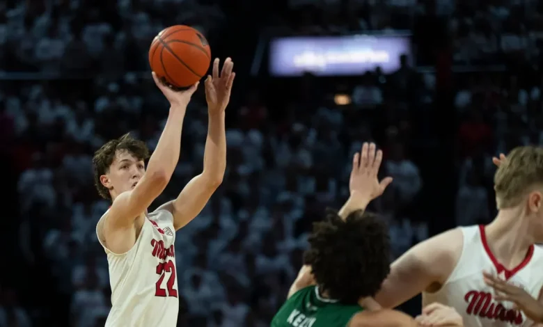 Miami (Ohio) at UMass odds, picks and predictions